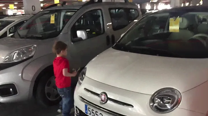Взяли машину в прокат, Fiat 500. Аэропорт Аликанте (Испания). 16.05.2017, 16:04