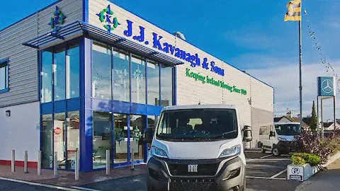 Fiat Ducato – 9 seater Mini Coach